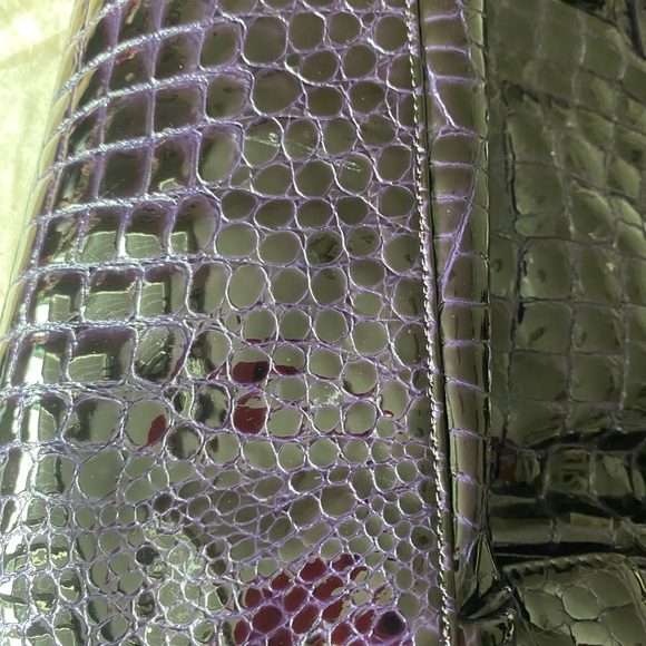 Stunning purple croc skin Michael Kors handbag. 16 x 10 x 5 inches. Very roomy - Picture 6 of 16